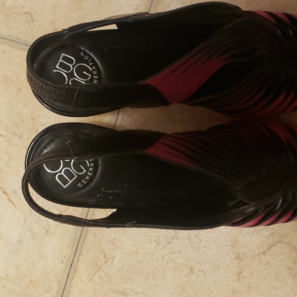 BCBG heels - Picture 4 of 7